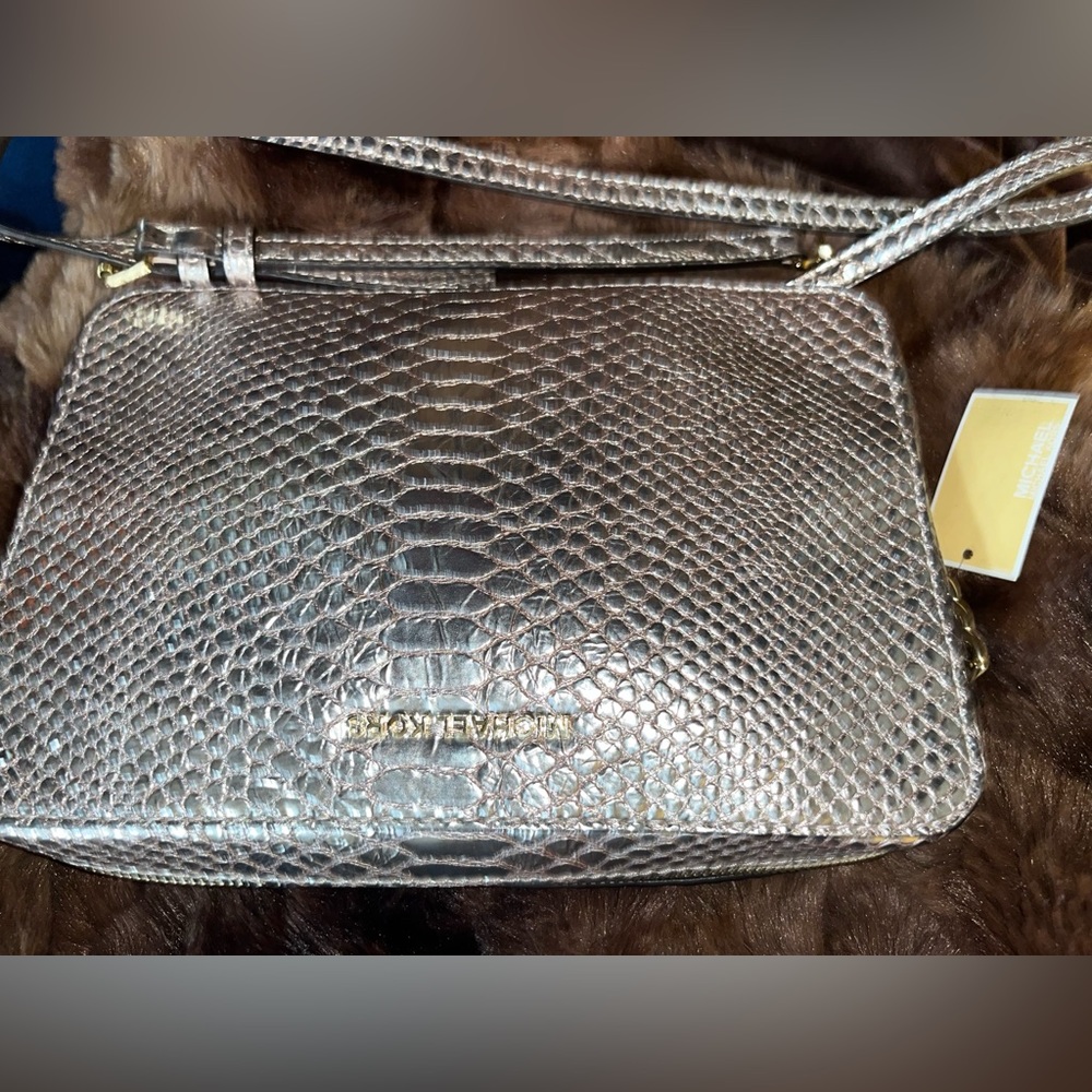 Micheal Micheal Kors Jet Set Metallic  Silver Crossbody Embossed Leather NWT - Picture 2 of 4